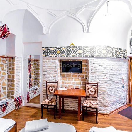 فندق بخارىفي  Okhun Madrasah15Th-16Th Century المظهر الخارجي الصورة